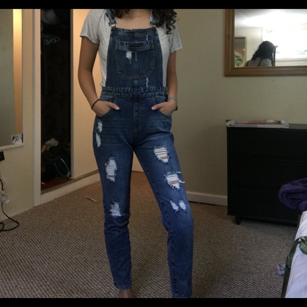 Cute ripped overalls